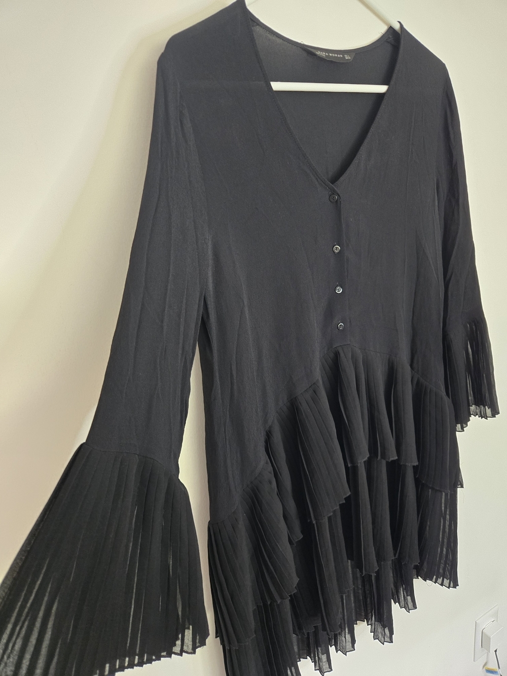 Zara Woman Black Pleated Ruffle V-Neck Bell Sleeve Tunic Blouse Cocktail Small